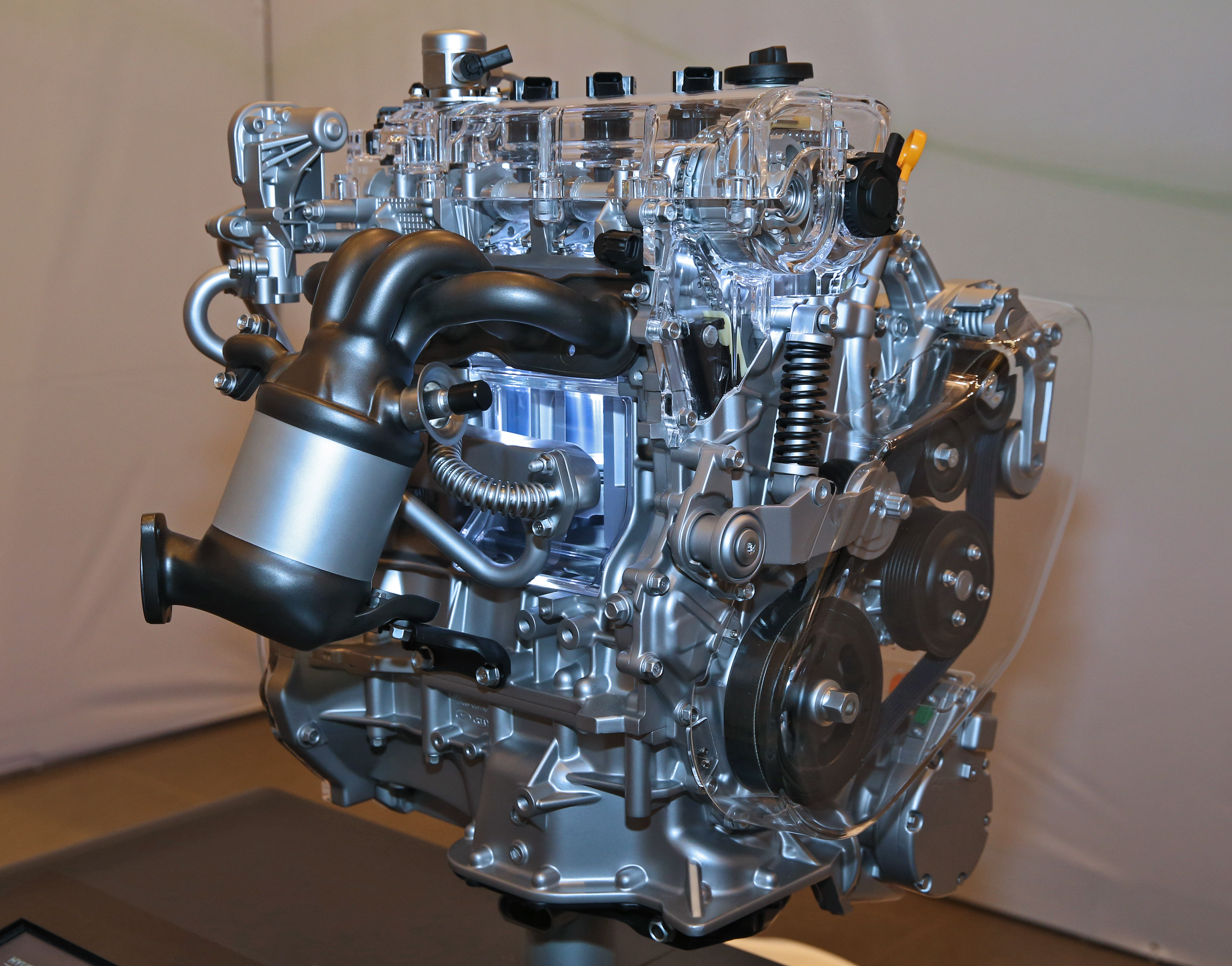 Двигатели нового поколения. Hyundai 1.6 GDI. V8 GDI. GDI engine. Современный автомобильный двигатель.
